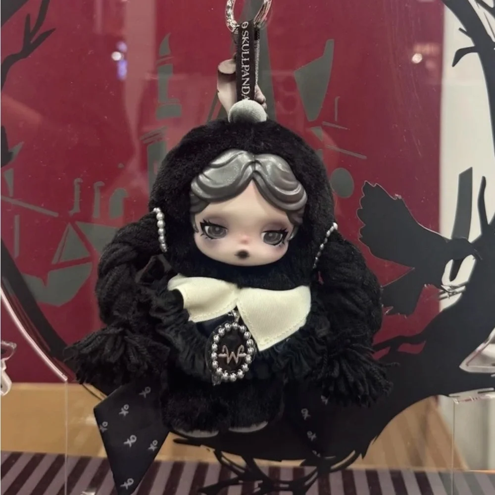 [Pop Mart] Skullpanda x Wednesday - NYC Exclusive Classic Doll Figure - Picture 8 of 10